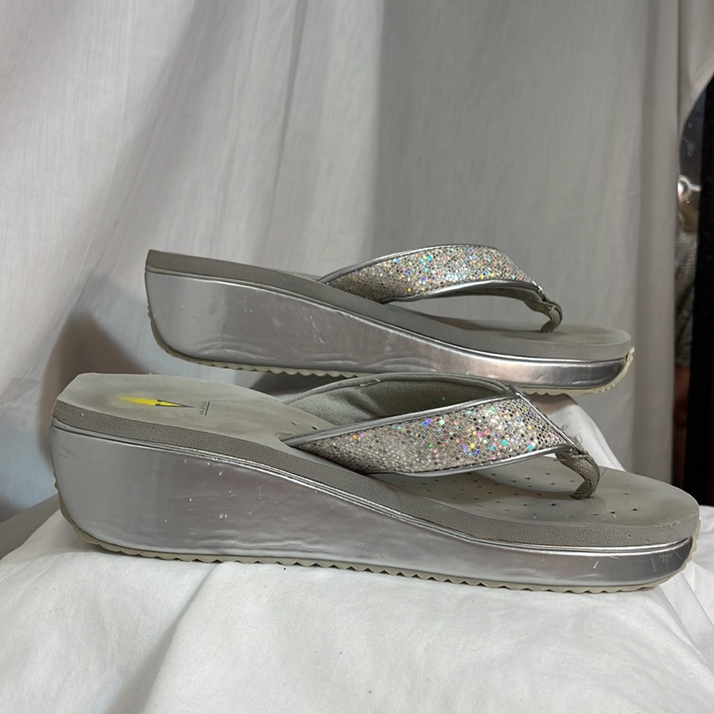 Volatile flip flops - Picture 5 of 7